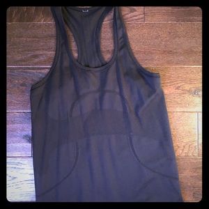 Lululemon black tank